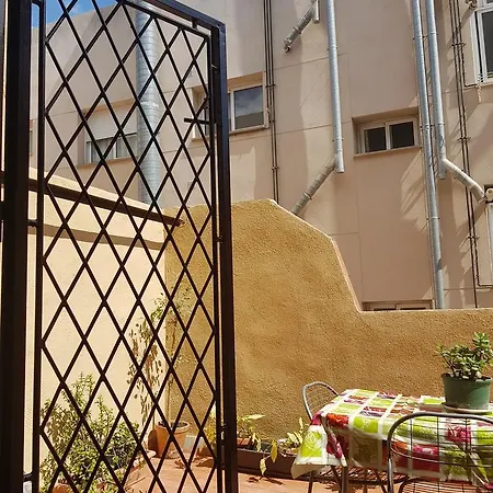Santa Teresa Konukevi Reus